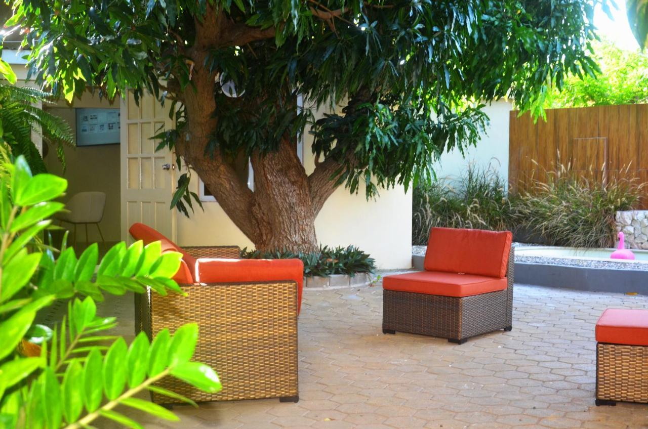 Homey Vacation And Carrental Willemstad Exterior foto